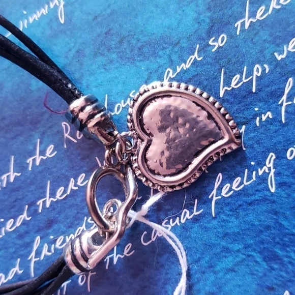 Silver heart bracelets by park lane approximately 8" inches - Picture 2 of 3